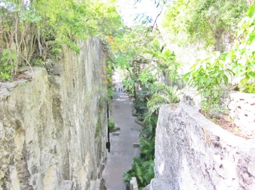 Things to do in Nassau Bahamas: Queens Staircase
