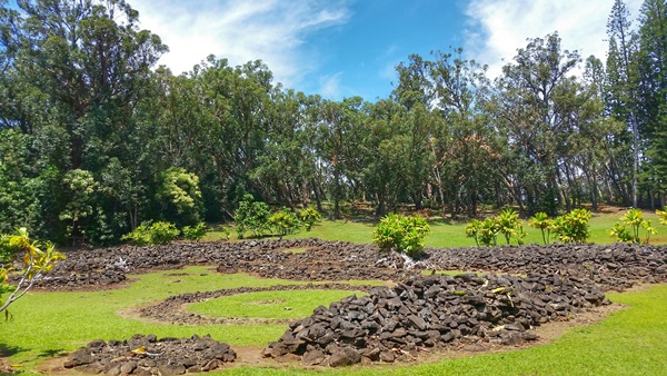 Hawaiian culture: Keaiwa Heiau, ancient Hawaiian temple at a Hawaii state park in Aiea, Central Oahu, Hawaii