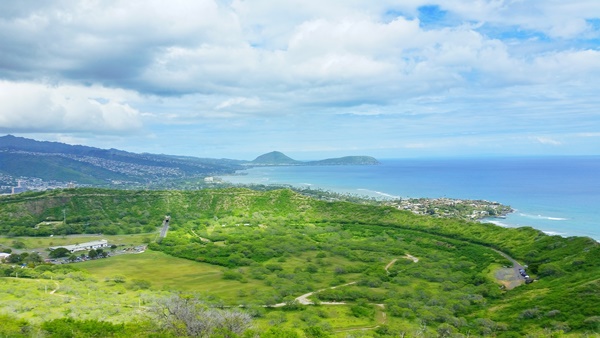 Crater Hikes, Oahu: Diamond Head Crater Trail with Koko Crater and Hanauma Bay volcano crater, Hawaii