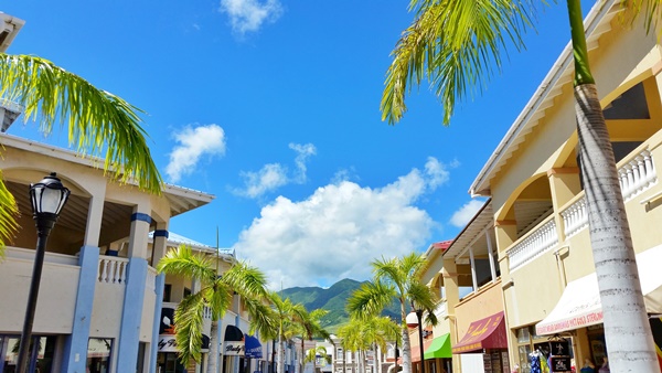 St Kitts cruise: Shopping near cruise port on a cruise to St Kitts, Caribbean