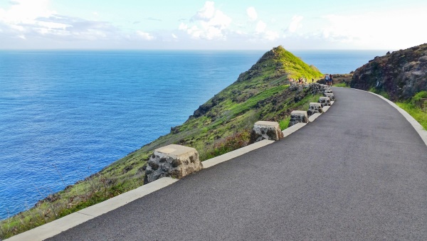 Hanauma Bay parking: Alternative Makapuu Lighthouse Trail, Oahu, Hawaii
