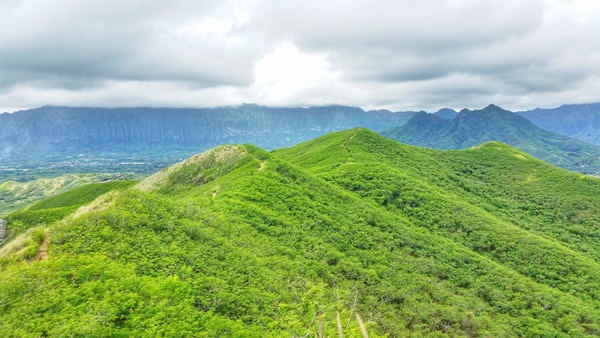 How to get to Lanikai Pillbox Hike by bus: Kaiwa Ridge Trail mountain view, Oahu, Hawaii