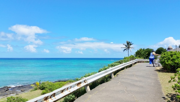 Lanikai Beach Parking: Kailua Beach parking to Lanikai Beach, Oahu, Hawaii