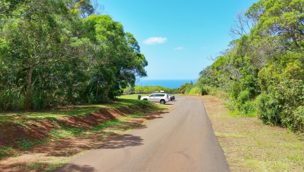 North Shore Heiau: Parking lot at Puu O Mahuka Heiau, Oahu, Hawaii