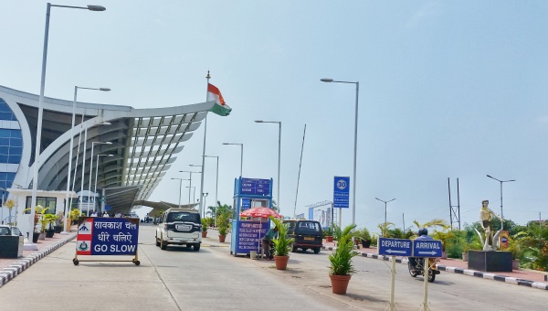 Goa Airport taxi to Anjuna Beach, North Goa: How to get a taxi from Goa Airport, India