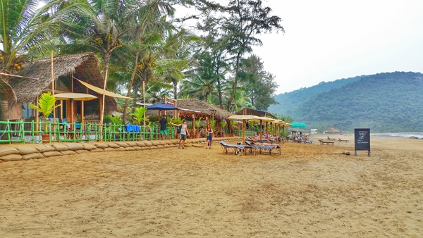 South Goa: How to get from Goa Airport to South Goa hotels, India
