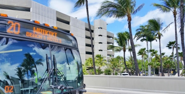 Honolulu airport to Waikiki: Uber vs bus. How much does it cost? Oahu, Hawaii