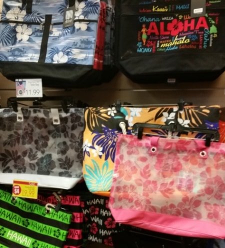 What not to bring to Hawaii: Packing light for Hawaii. Beach tote bag.